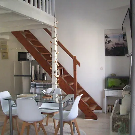 Les Remparts D'alienor * Пуатьє