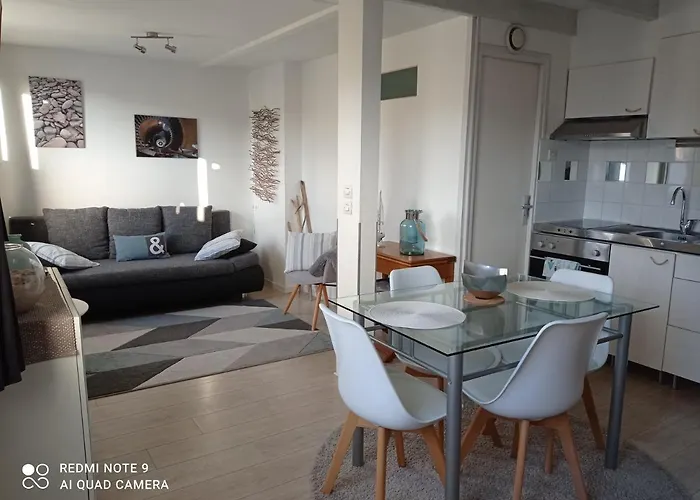 Les Remparts D'alienor * Poitiers