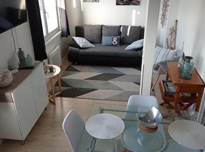 Les Remparts D'alienor Apartment *