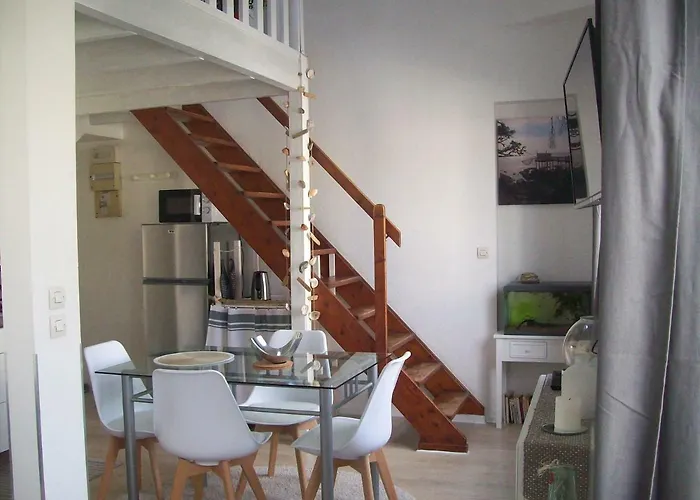 Les Remparts D'alienor * Poitiers